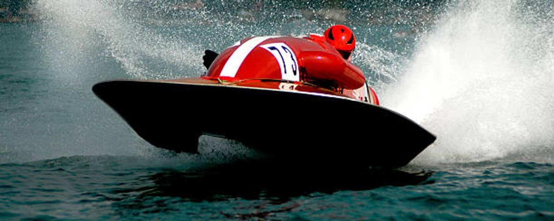 Алматы облысының әкімі Марат Сұлтанғазиев F1H2O жарысын ұйымдастырушылармен кездесті - Sputnik Қазақстан, 1920, 05.08.2026