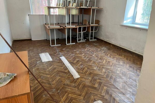Алматы облысының Нұра ауылындағы жөнделіп жатқан мектеп Алматы облысының Нұра ауылындағы жөнделіп жатқан мектеп - Sputnik Қазақстан