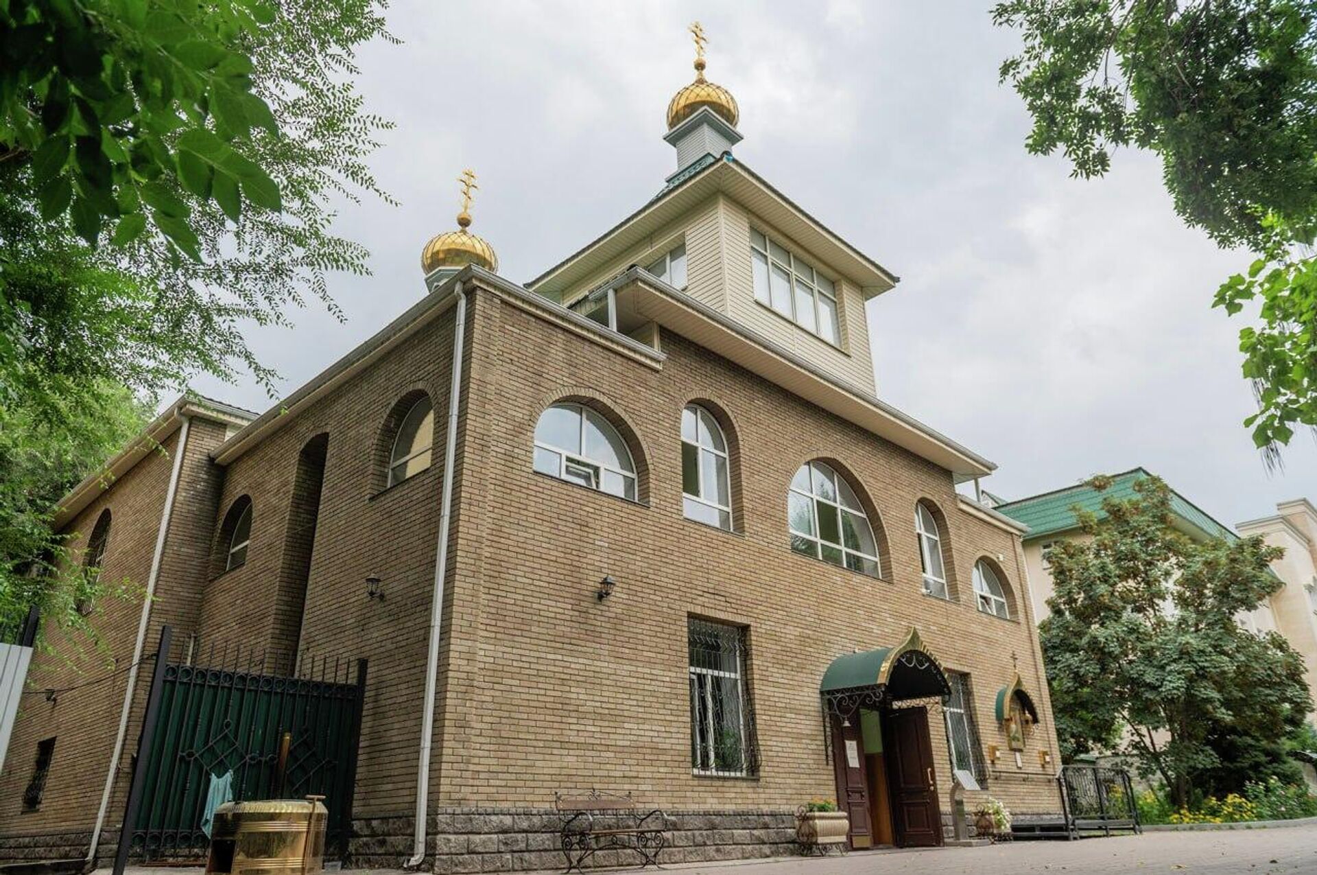 Храм в честь блаженной Матроны Московской в Иверско-Серафимовском женском монастыре Алматы Храм в честь блаженной Матроны Московской в Иверско-Серафимовском женском монастыре Алматы - Sputnik Казахстан, 1920, 07.08.2026