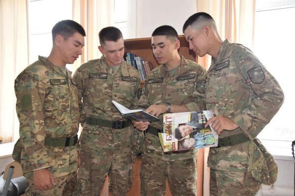 Алматылық Аббас Шамшиден төрт тілді меңгерген Алматылық Аббас Шамшиден төрт тілді меңгерген - Sputnik Қазақстан