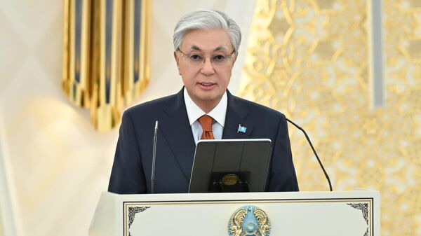 Тоқаев бір топ қоғам қайраткерін мемлекеттік наградалармен марапаттады - Sputnik Қазақстан
