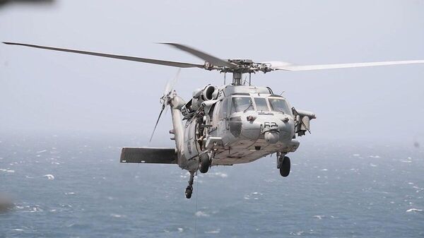 Вертолет A U.S. Navy MH-60  - Sputnik Казахстан