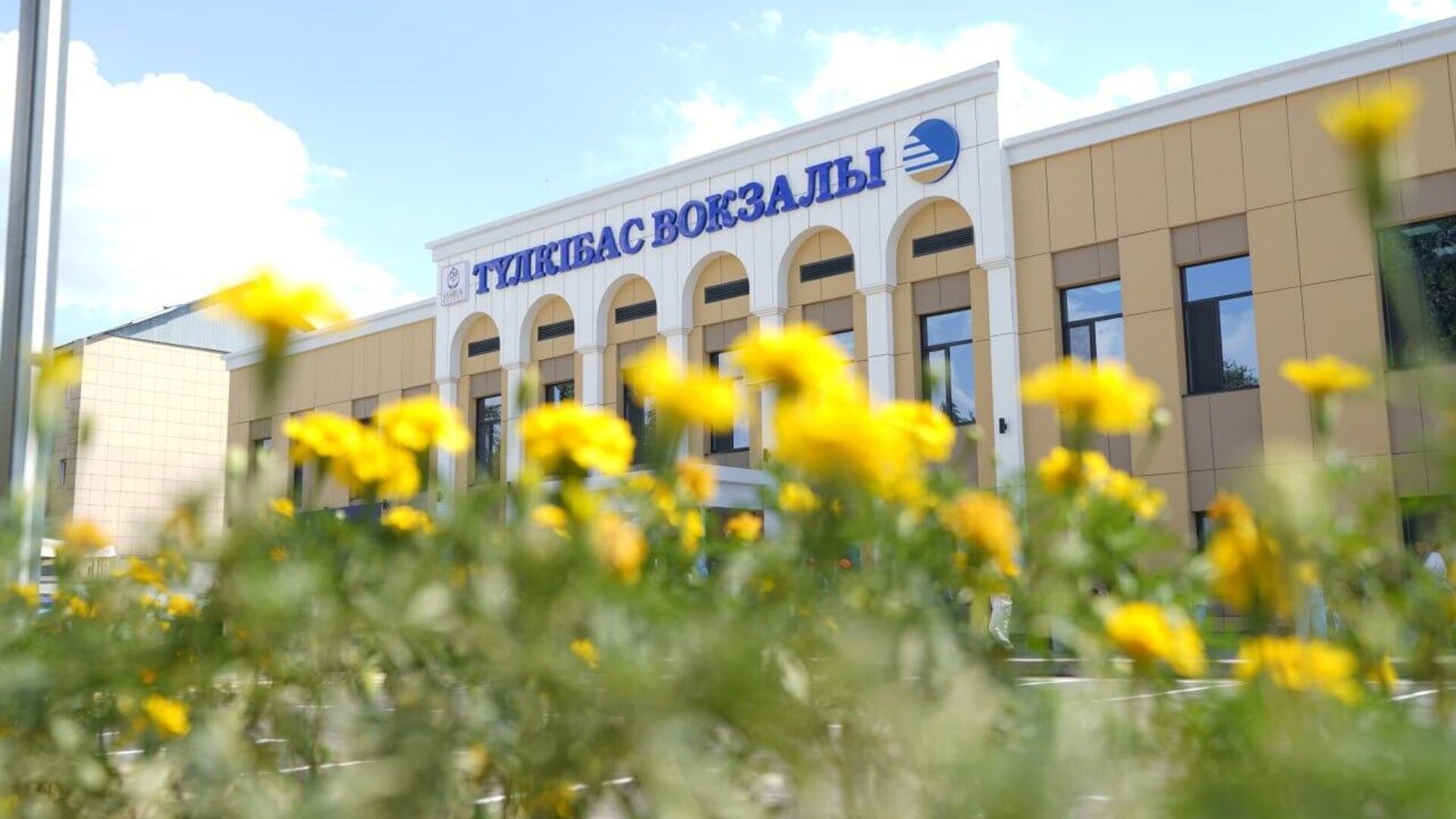 Қазақстанда теміржол вокзалдары жаңартылып жатыр Қазақстанда теміржол вокзалдары жаңартылып жатыр - Sputnik Қазақстан, 1920, 20.08.2026