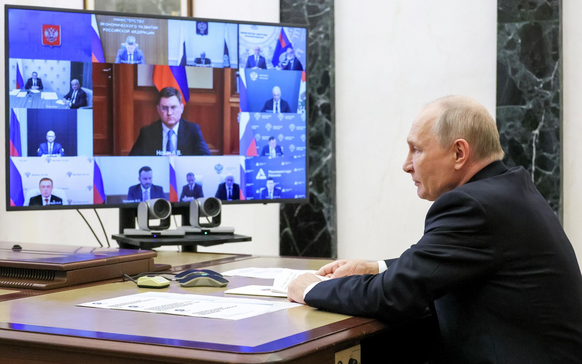 Президент РФ Владимир Путин провел совещание по вопросам развития атомной энергетики - Sputnik Казахстан, 1920, 20.08.2026