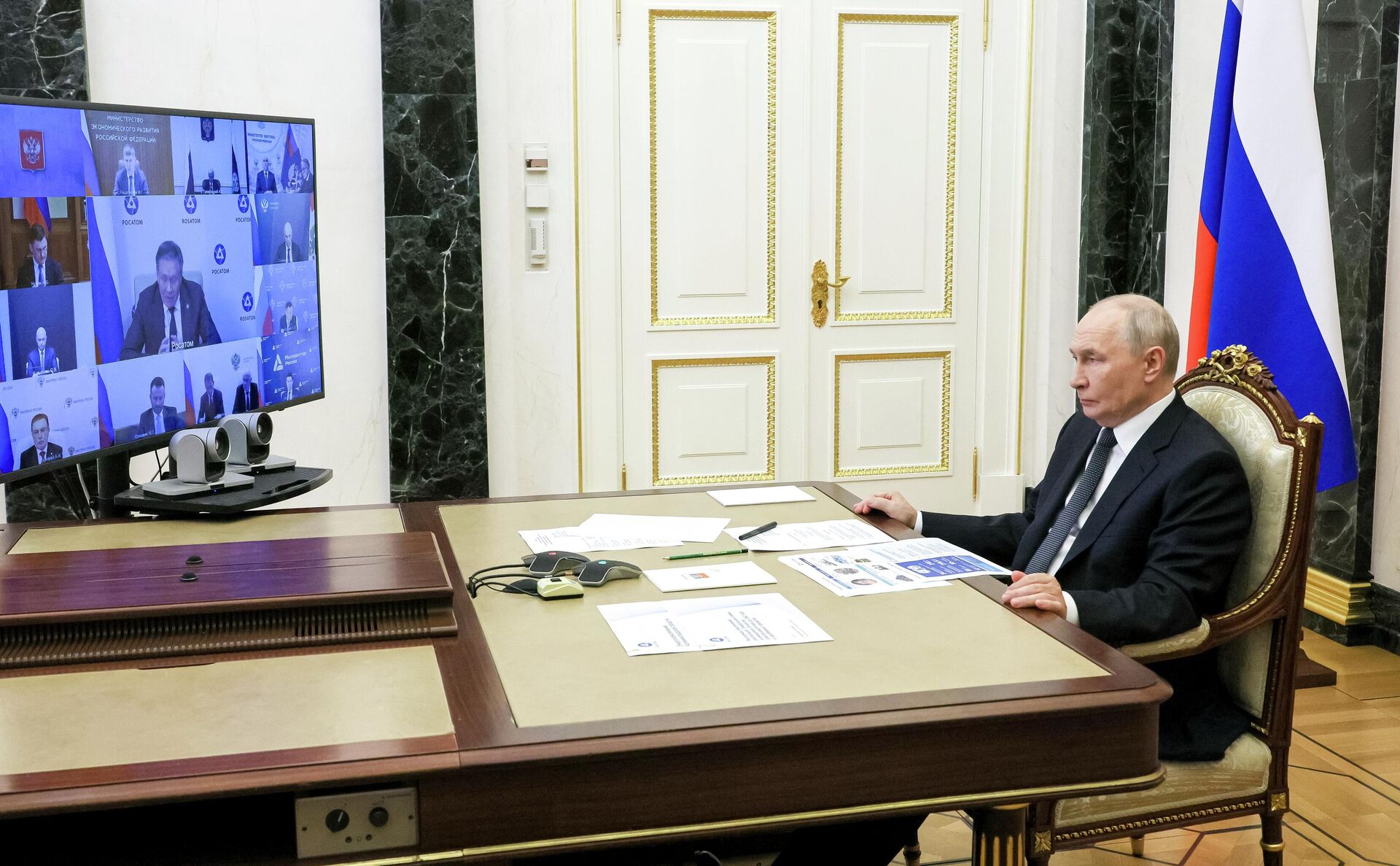 Президент РФ Владимир Путин провел совещание по вопросам развития атомной энергетики - Sputnik Казахстан, 1920, 20.08.2026