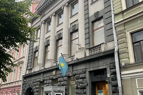 Выборы в Курултай проходят на участке при Генконсульстве Казахстана в Санкт-Петербурге Выборы в Курултай проходят на участке при Генконсульстве Казахстана в Санкт-Петербурге - Sputnik Казахстан
