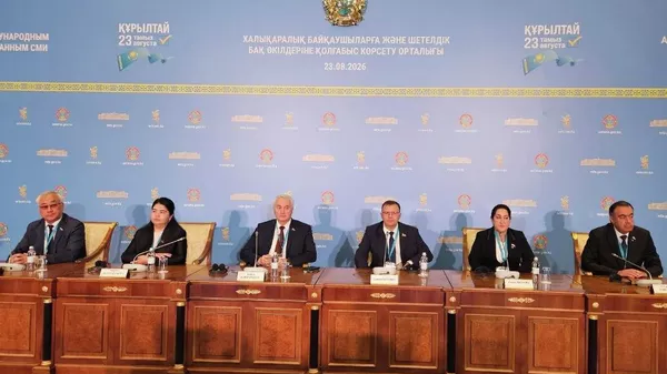 Халықаралық байқаушыларға және шетелдік БАҚ өкілдеріне қолғабыс көрсету орталығында ҰҚШҰ ПА байқаушылары таңертең бірнеше сайлау учаскесіне барғанын айтты - Sputnik Қазақстан