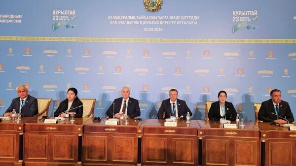 Халықаралық байқаушыларға және шетелдік БАҚ өкілдеріне қолғабыс көрсету орталығында ҰҚШҰ ПА байқаушылары таңертең бірнеше сайлау учаскесіне барғанын айтты - Sputnik Қазақстан