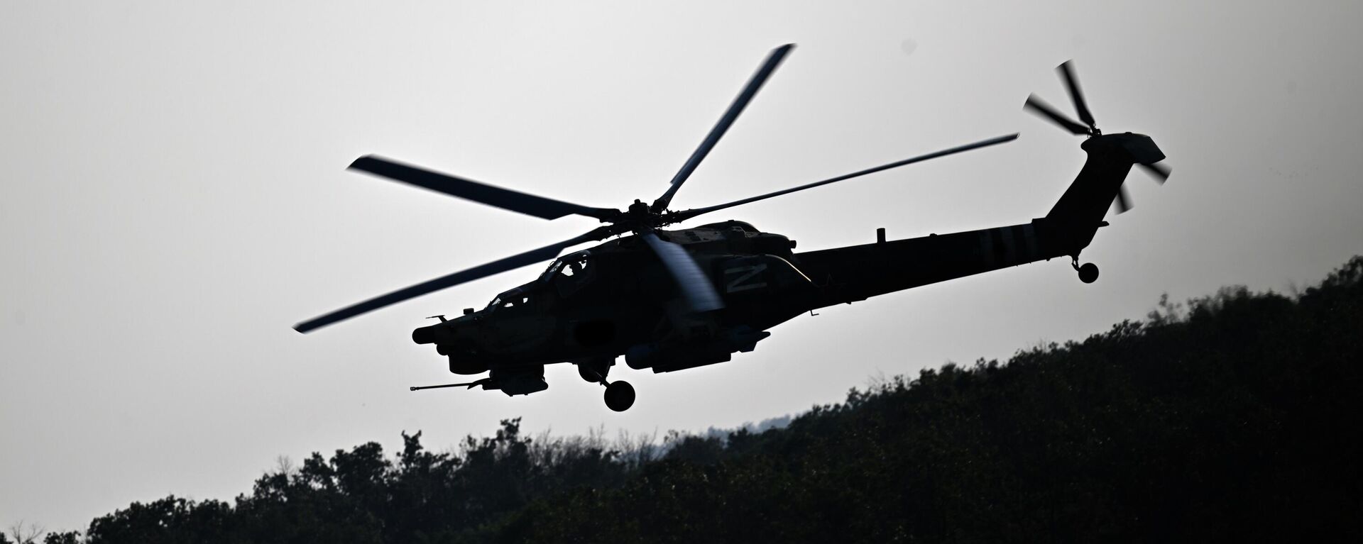 Вертолет Ми-28 во время боевого вылета в зоне СВО Вертолет Ми-28 во время боевого вылета в зоне СВО - Sputnik Казахстан, 1920, 24.08.2026