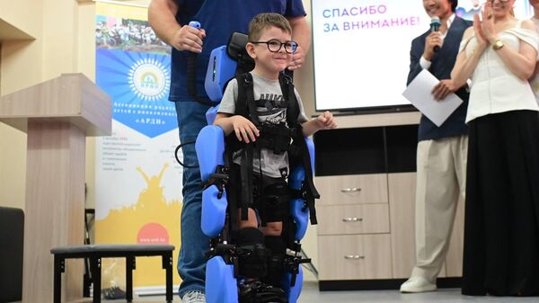 Инновационный детский экзоскелет подарили Центру интенсивной реабилитации и раннего вмешательства АРДИ в Алматы - Sputnik Казахстан