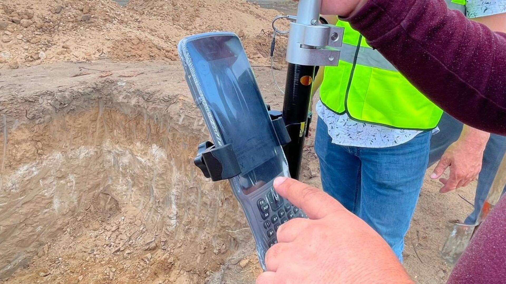 В Карагандинской области впервые строят теплицу для выращивания сеянцев сосны - Sputnik Казахстан, 1920, 27.08.2026