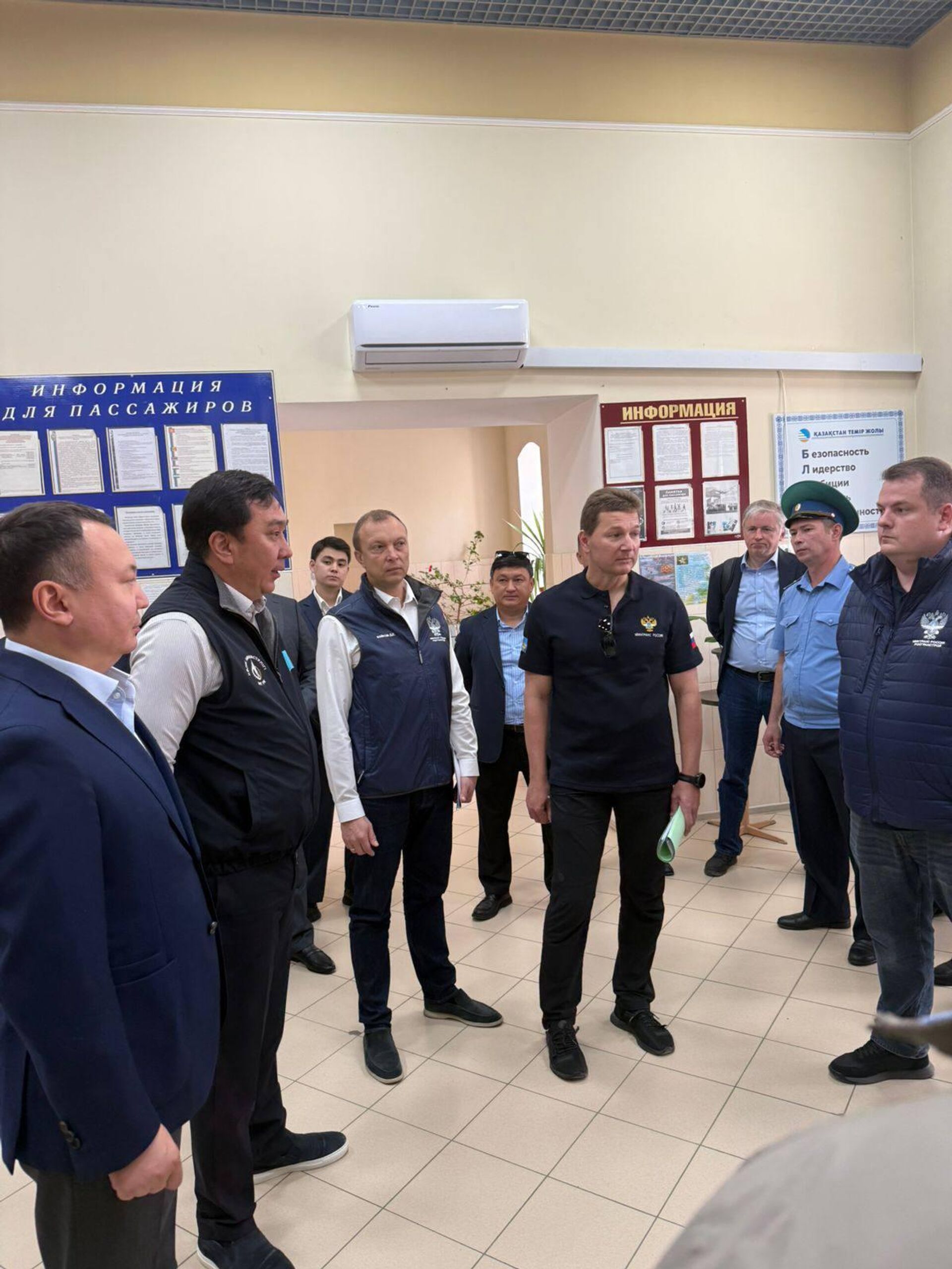 Замминистры транспорта Казахстана и России обсудили вопросы повышения пропускной способности границы - Sputnik Казахстан, 1920, 28.08.2026