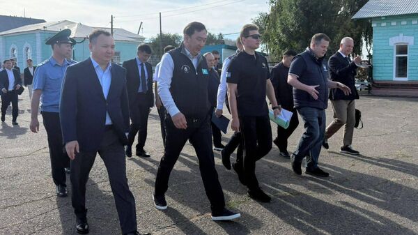 Замминистры транспорта Казахстана и России обсудили вопросы повышения пропускной способности границы - Sputnik Казахстан