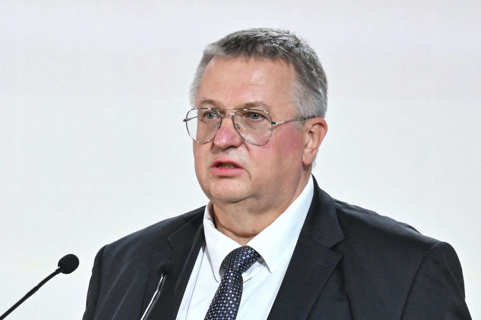 Зампредседателя правительства РФ Алексей Оверчук на тематической встрече Родина – это люди. Созидание Большой Евразии - Sputnik Казахстан, 1920, 28.08.2026