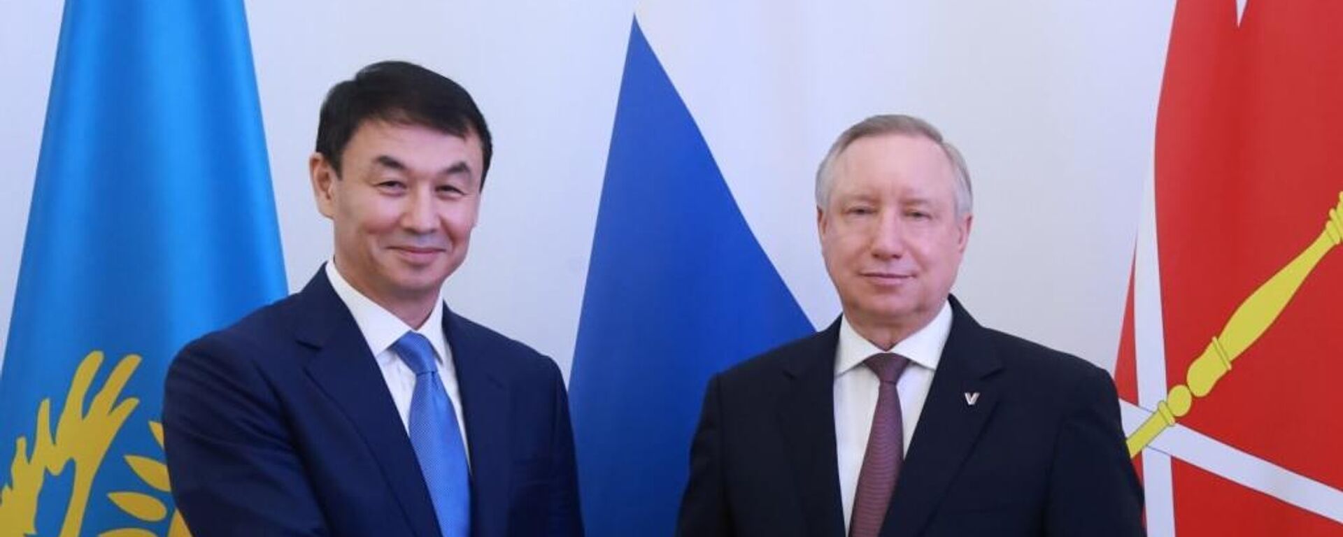 Аким Алматы Дархан Сатыбалды провел встречу с губернатором Санкт-Петербурга Александром Бегловым - Sputnik Казахстан, 1920, 02.09.2026