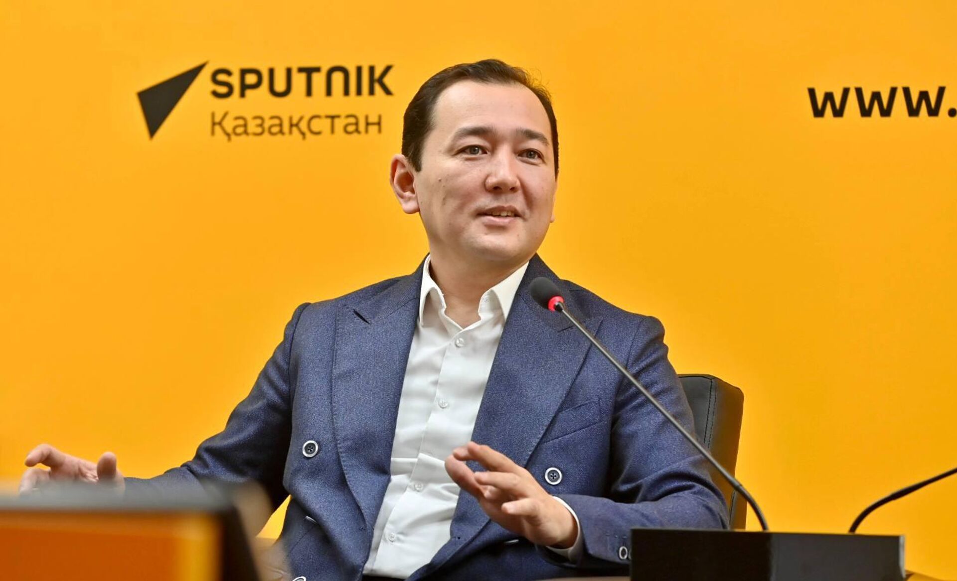 Талгат Мусабаев, директор оперной труппы Талгат Мусабаев, директор оперной труппы - Sputnik Казахстан, 1920, 03.09.2026