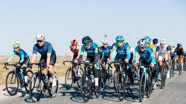 Атырау облысының әкімі велошеруге қатысып, жолдардың жағдайын тексерді - Sputnik Қазақстан