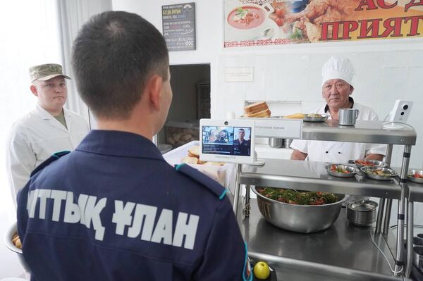 Әскерде жасанды интеллект тамақтың құнарлылығын көрсетуге кірісті - Sputnik Қазақстан
