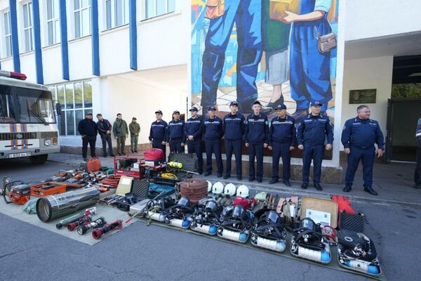 Төтенше жағдайлар министрі Костенко шахтасының тереңдігіне түсті Төтенше жағдайлар министрі Костенко шахтасының тереңдігіне түсті - Sputnik Қазақстан