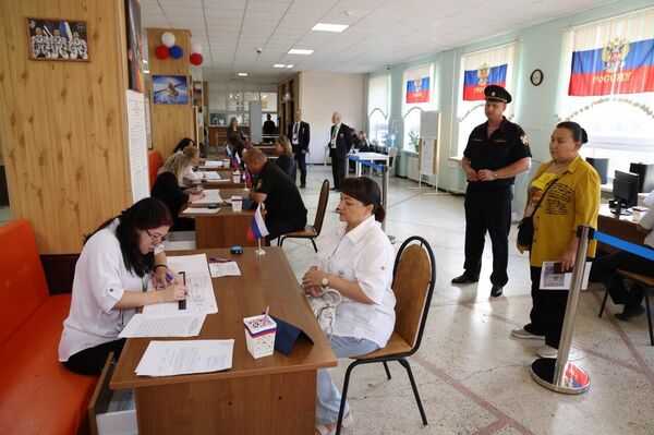 Выборы в Госдуму РФ проходят в городе Байконур Выборы в Госдуму РФ проходят в городе Байконур - Sputnik Казахстан