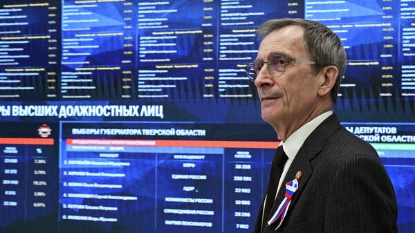 Оглашение предварительных итогов выборов в Госдуму РФ - Sputnik Казахстан