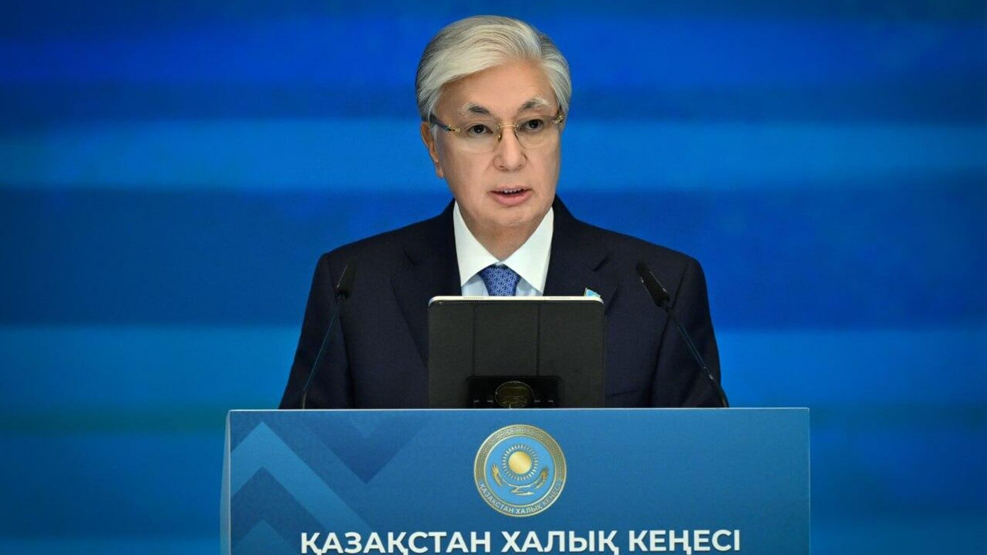 Первая сессия Казахстан Халык кенеси с участием президента Касым-Жомарта Токаева Первая сессия Казахстан Халык кенеси с участием президента Касым-Жомарта Токаева - Sputnik Казахстан, 1920, 23.09.2026