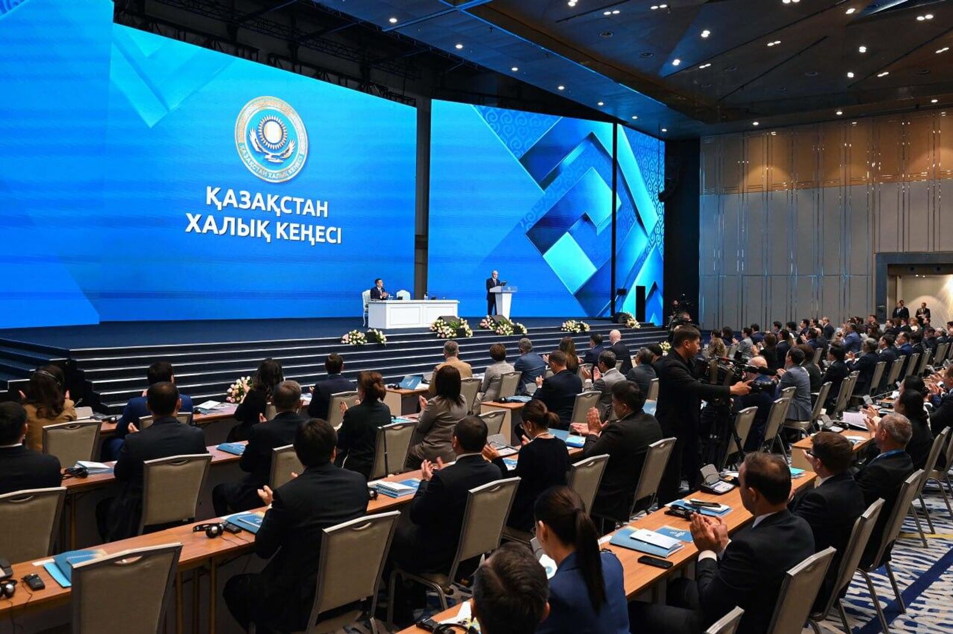 Первая сессия Казахстан Халык кенеси с участием президента Касым-Жомарта Токаева Первая сессия Казахстан Халык кенеси с участием президента Касым-Жомарта Токаева - Sputnik Казахстан, 1920, 23.09.2026