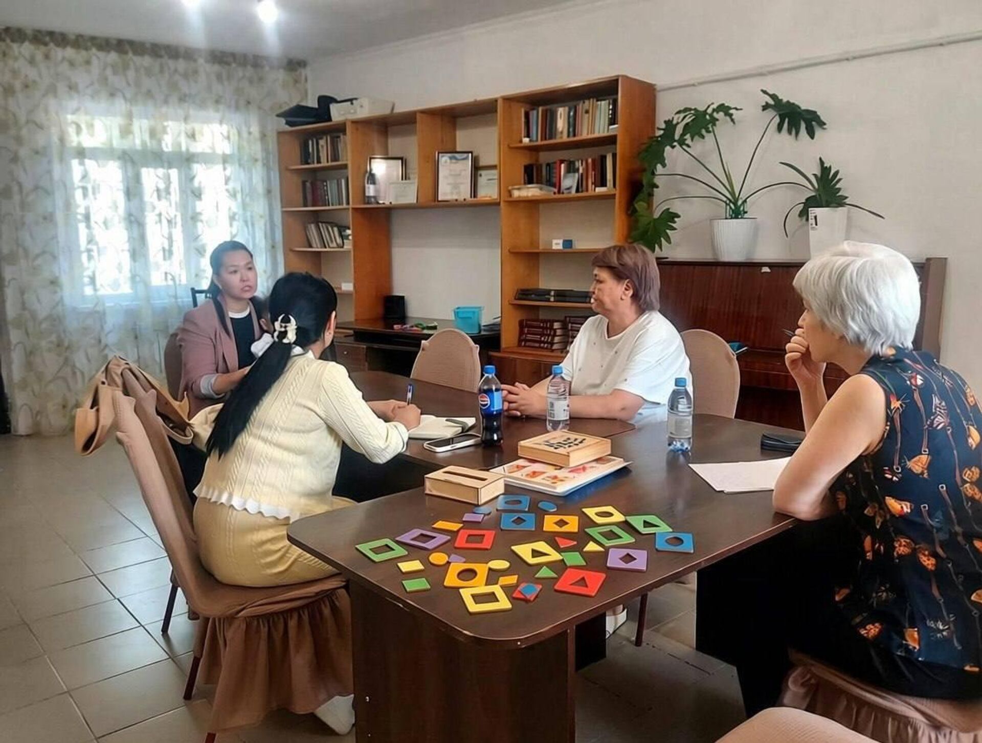 Программа Миссия добро в Казахстане включает в себя работу консилиума, в составе которого медики и психологи из России, Казахстана и Кыргызстана - Sputnik Казахстан, 1920, 23.09.2026