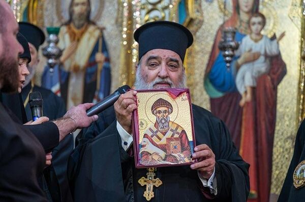 Митрополит Астанайский и Казахстанский Александр совершил Божественную Литургию в Михаило-Архангельском соборе Уральска - Sputnik Казахстан