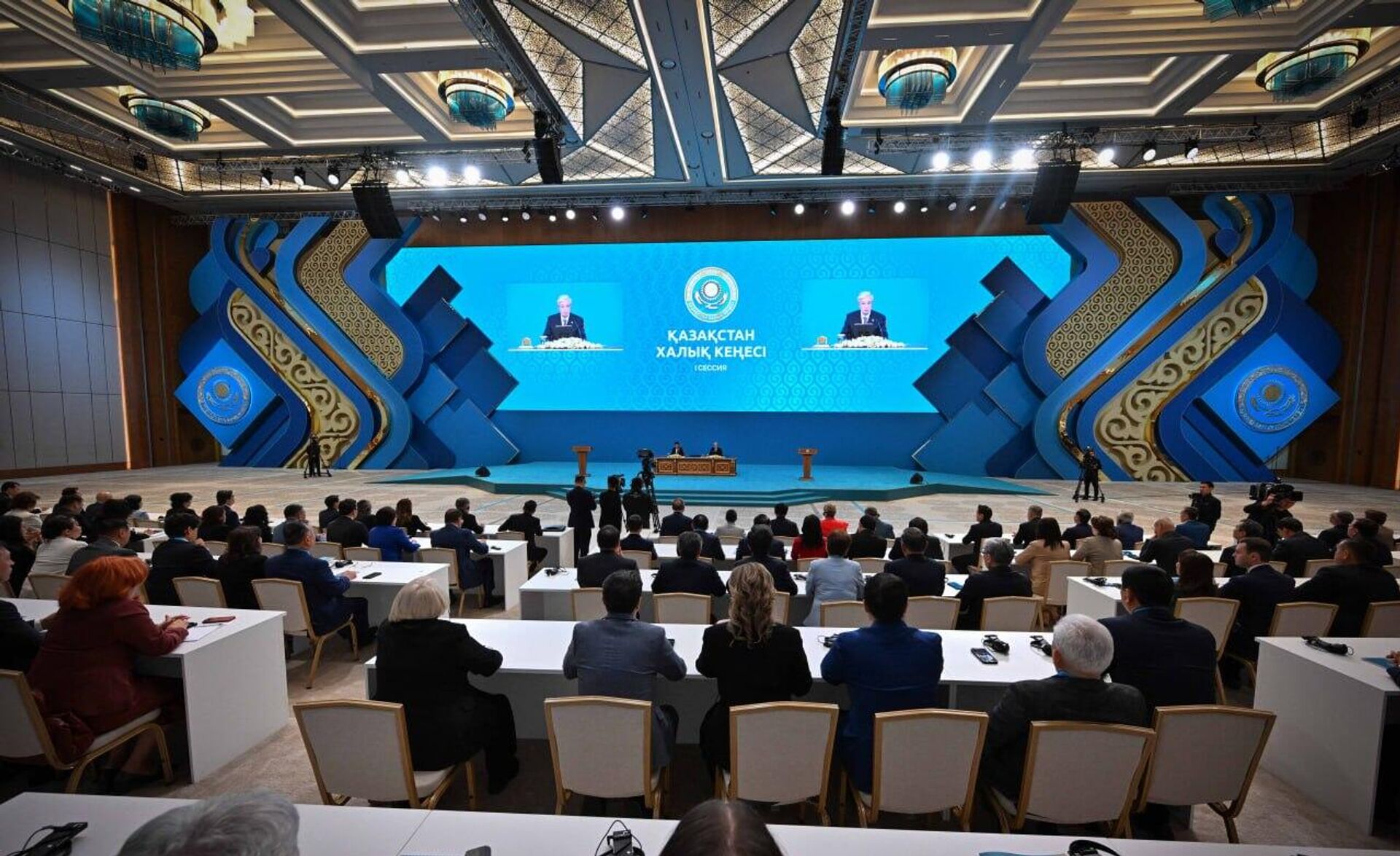 Касым-Жомарт Токаев выступил на первой сессии Қазақстан Халық Кеңесі Касым-Жомарт Токаев выступил на первой сессии Қазақстан Халық Кеңесі - Sputnik Казахстан, 1920, 24.09.2026