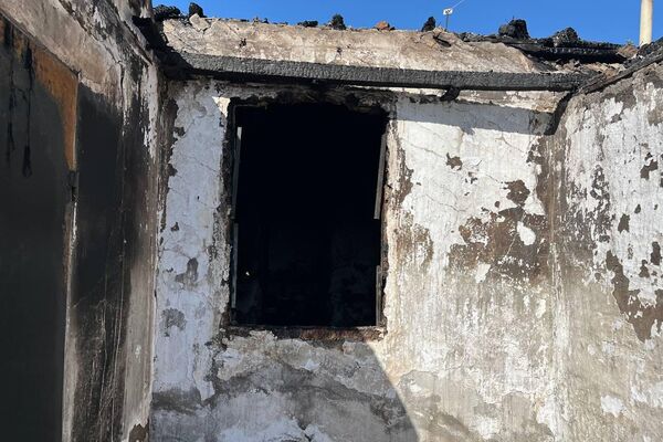 Пожар унес жизни троих детей в Жетысуской области Пожар унес жизни троих детей в Жетысуской области - Sputnik Казахстан