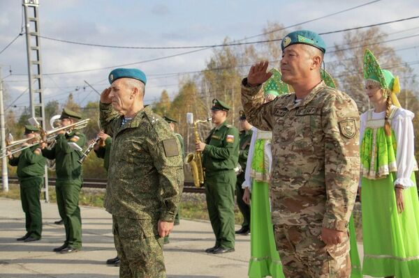 Контингенты стран ОДКБ прибыли в Россию для учений Контингенты стран ОДКБ прибыли в Россию для учений - Sputnik Казахстан