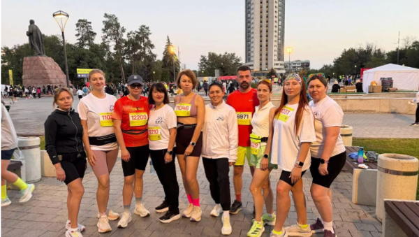 Любители бега из Минска приняли участие в Almaty Marathon в Казахстане Любители бега из Минска приняли участие в Almaty Marathon в Казахстане - Sputnik Казахстан