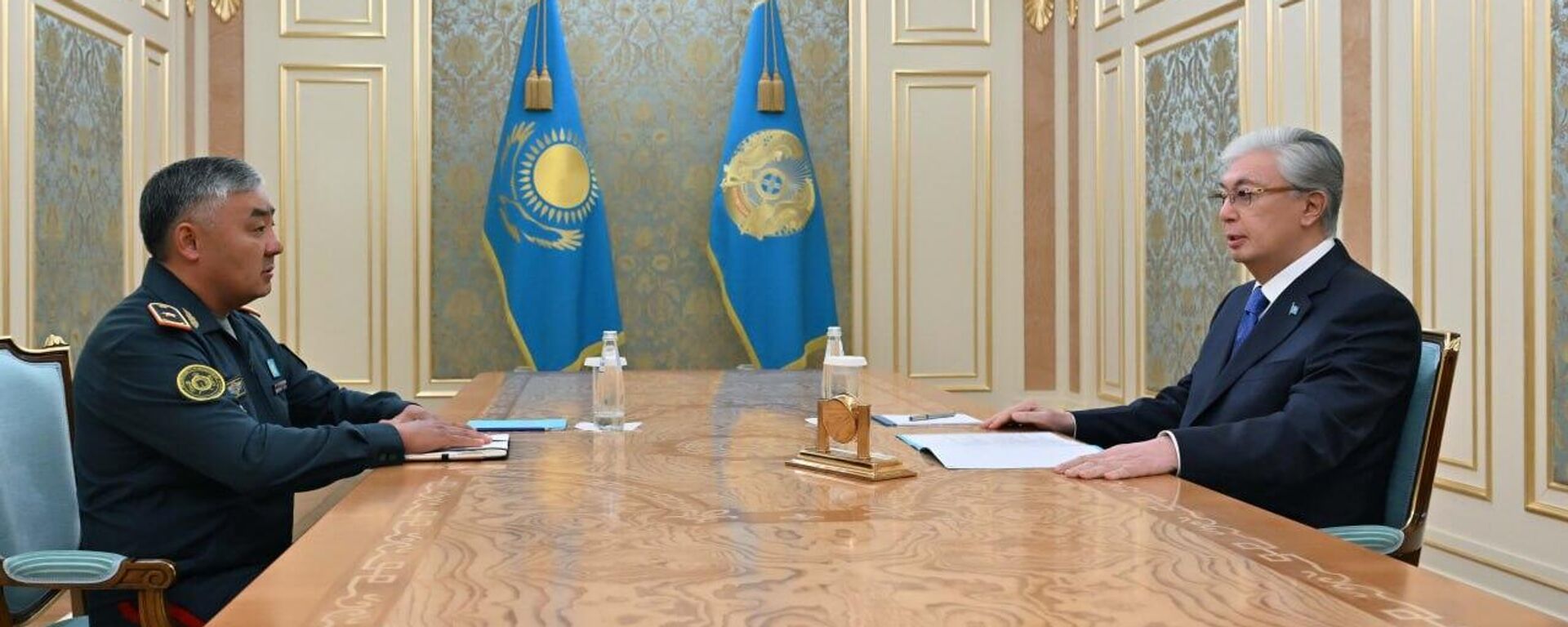 Мемлекет басшысы қорғаныс министрі Айдос Мырзахметовті қабылдады - Sputnik Қазақстан, 1920, 27.09.2026