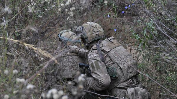 Боевое слаживание военнослужащих 83-й отдельной десантно-штурмовой бригады группировки войск Север - Sputnik Казахстан