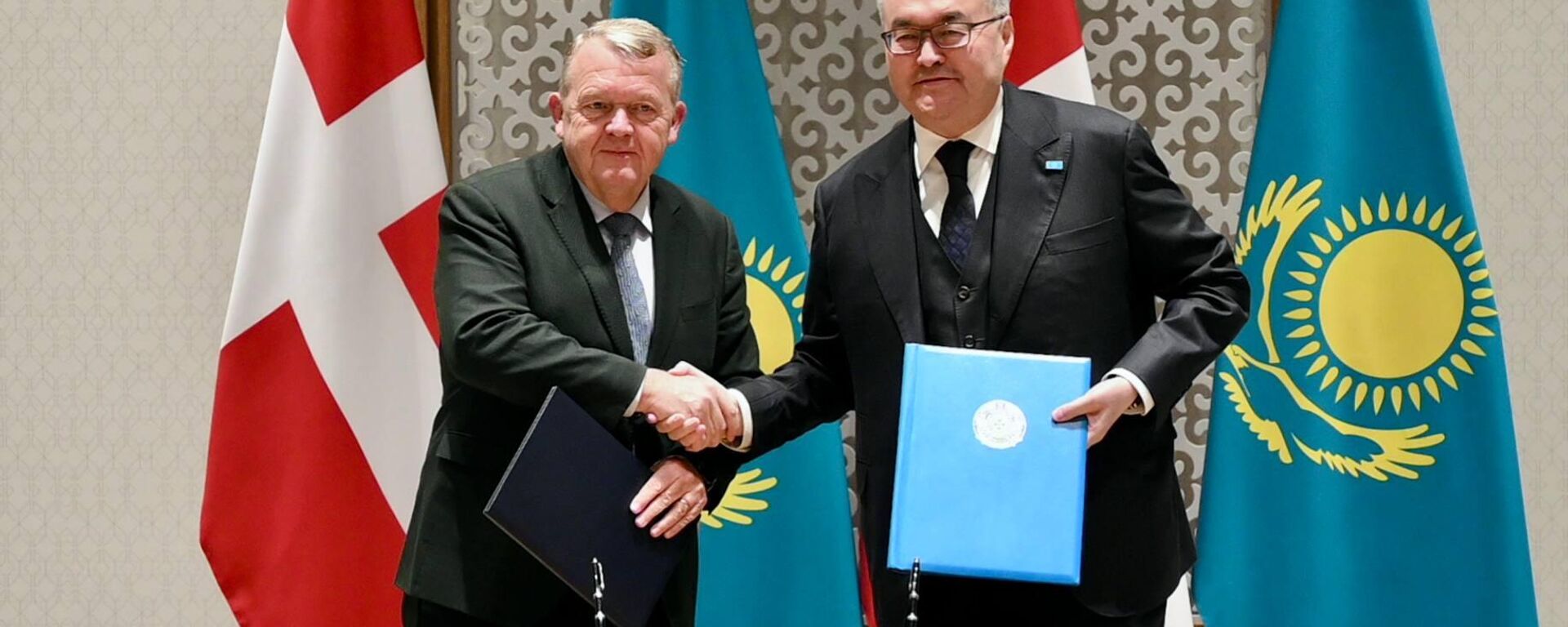 Министр иностранных дел Казахстана Мухтар Тлеуберди провел переговоры с министром иностранных дел Дании Ларсом Лёкке Расмуссеном - Sputnik Казахстан, 1920, 02.10.2026