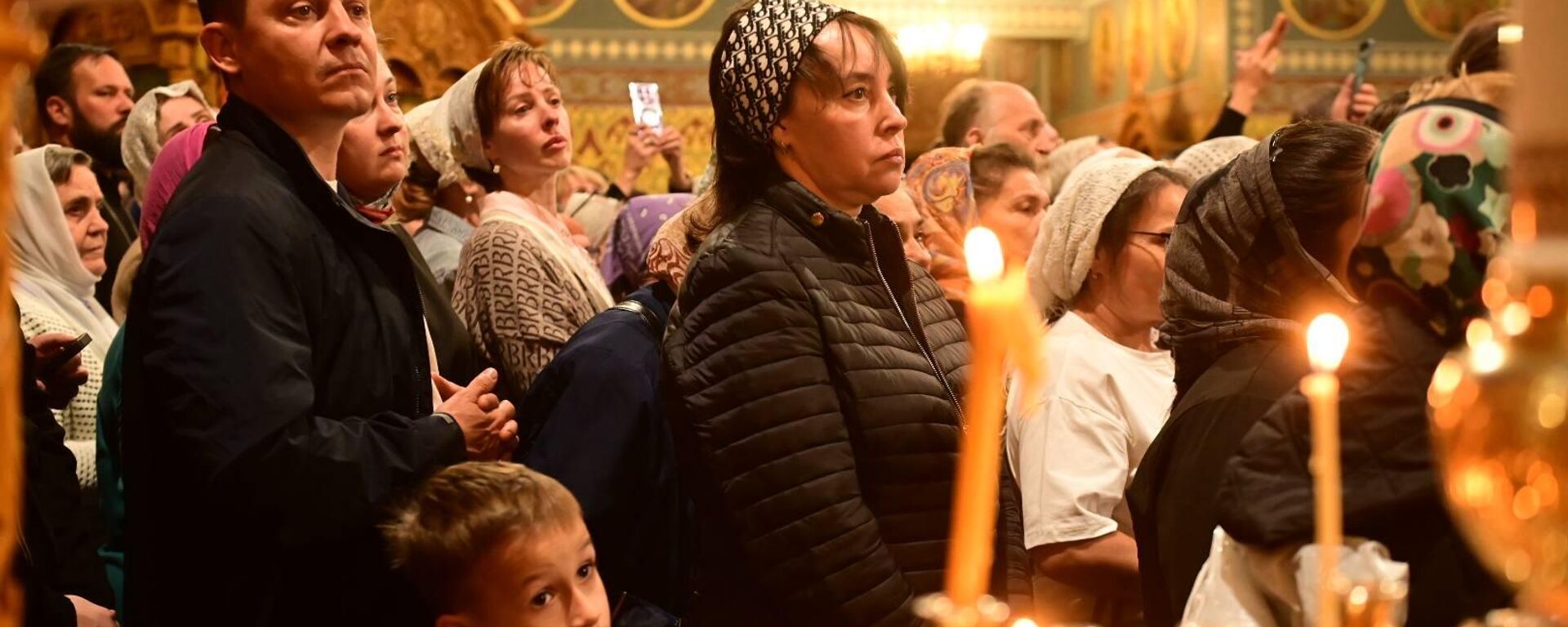 Нетленную десницу святителя Спиридона Тримифунтского встретили в Алматы Нетленную десницу святителя Спиридона Тримифунтского встретили в Алматы - Sputnik Казахстан, 1920, 02.10.2026
