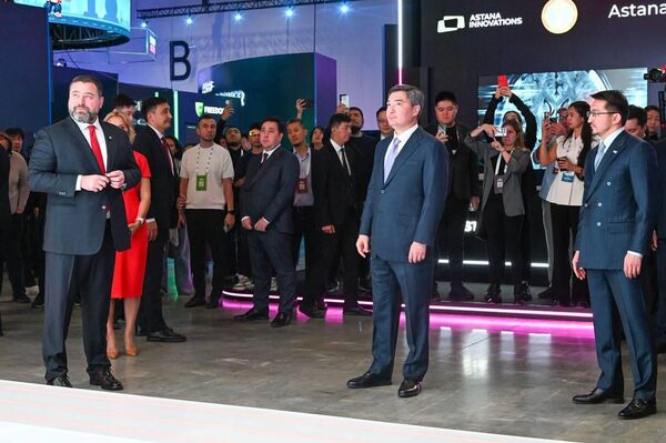 Үкімет басшысы AI & Digital Bridge 2026 халықаралық технологиялық форумының пленарлық отырысына қатысты - Sputnik Қазақстан