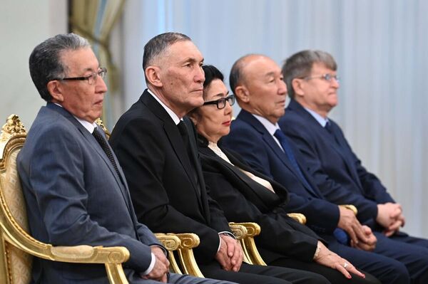 Ақордада ұстаздардың кәсіби мерекесіне орай салтанатты іс-шара өтті Ақордада ұстаздардың кәсіби мерекесіне орай салтанатты іс-шара өтті - Sputnik Қазақстан