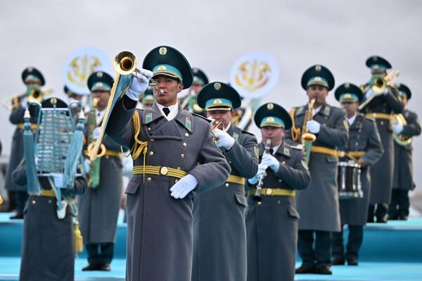 Мемлекет басшысы Оман Сұлтанын елорда әуежайында қарсы алды Мемлекет басшысы Оман Сұлтанын елорда әуежайында қарсы алды - Sputnik Қазақстан