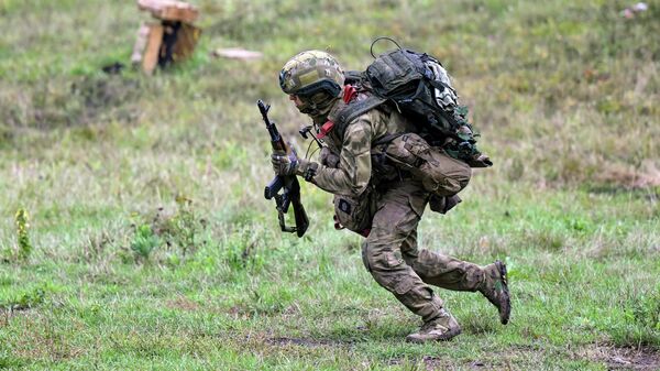 Боевое слаживание военнослужащих 83-й ОДШБр группировки войск Север на Сумском направлении СВО - Sputnik Казахстан