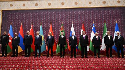 Путин принимает участие в саммите глав государств СНГ в Туркменистане