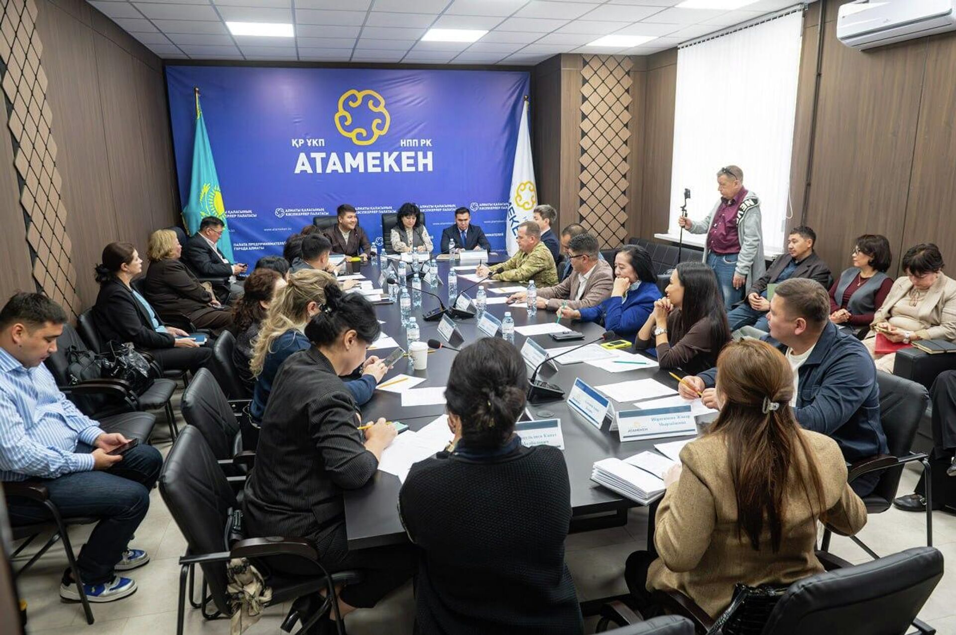 Заседание Отраслевого совета в сфере образования и здравоохранения города Алматы - Sputnik Казахстан, 1920, 09.10.2026