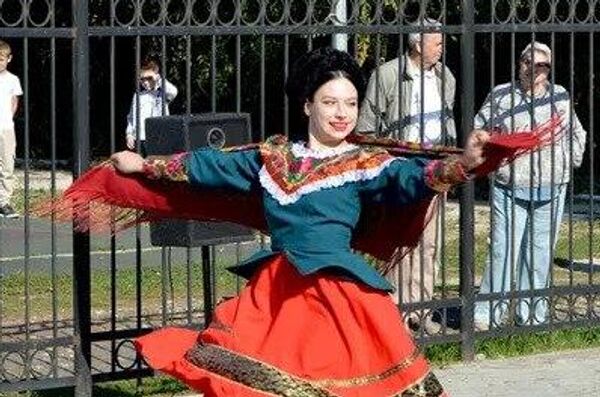 Детский ансамбль Малиновые зори из Уральска выступил на фестивале Покровские шермиции на Большом Узене - Sputnik Казахстан