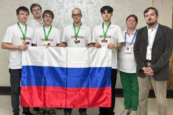 Российские школьники - победители международных олимпиад Российские школьники - победители международных олимпиад - Sputnik Казахстан