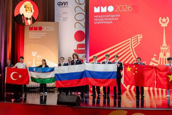Российские школьники - победители международных олимпиад Российские школьники - победители международных олимпиад - Sputnik Казахстан
