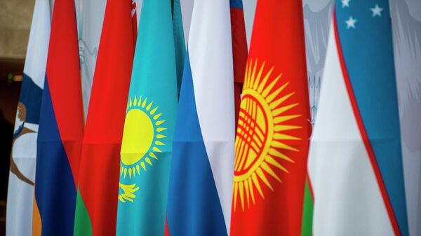 ЕАЭС в меняющемся мире: перспективы дальнейшей интеграции и новые вызовы - видеомост - Sputnik Казахстан