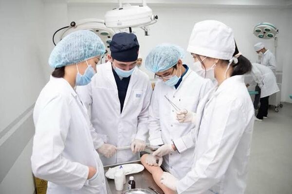 Қазақстан Қарулы күштері үшін 200-ден астам әскери дәрігер даярланып жатыр Қазақстан Қарулы күштері үшін 200-ден астам әскери дәрігер даярланып жатыр - Sputnik Қазақстан