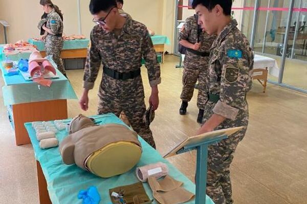 Қазақстан Қарулы күштері үшін 200-ден астам әскери дәрігер даярланып жатыр Қазақстан Қарулы күштері үшін 200-ден астам әскери дәрігер даярланып жатыр - Sputnik Қазақстан