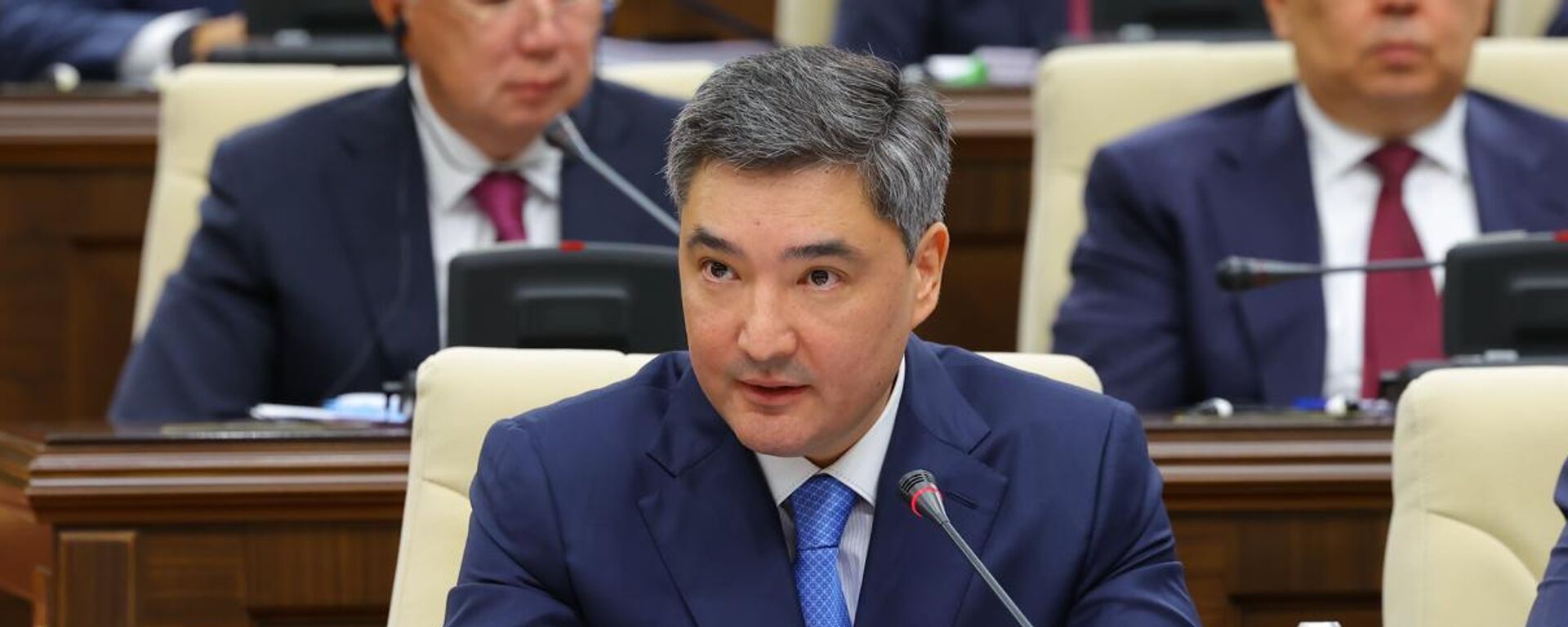 Қазақстан премьер-министрі Олжас Бектенов Құрылтайда сөз сөйледі - Sputnik Қазақстан, 1920, 14.10.2026